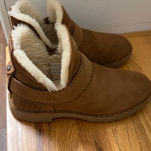 UGG MCKAY CHESTNUT SURDE SHEARLING BROWN ANKLE BOOTS WOMEN SIZE 7 - Picture 5 of 8